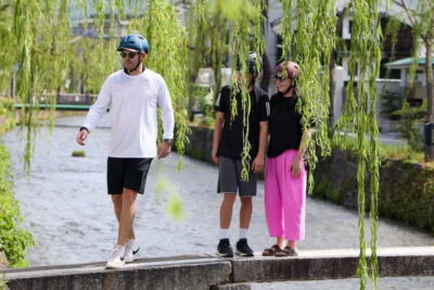Hidden Gems E-Bike Tour Through Backstreets & Temples