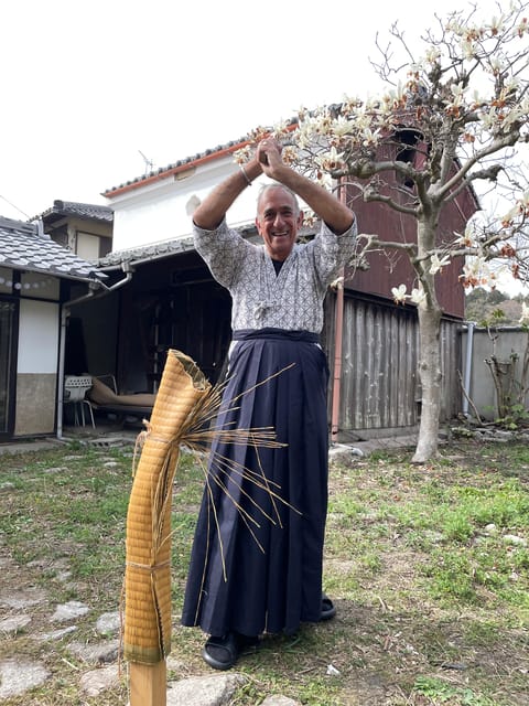 Kyoto: Kendo and Samurai Experience with Uniform and Gear - Getting There: Plan Time for the Old Gate and Residential Roads