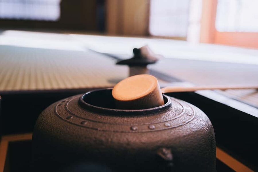 Kyoto: Kimono Tea Ceremony at Orizuruya Gion - Kimono selection and dressing: the part that sets your comfort level