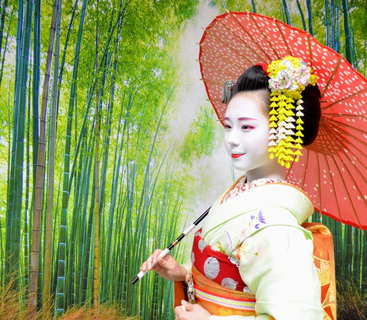 Kyoto: Meet-and-Greet, Maiko Show and Experience - Photo session and shopping at Kyoto Handicraft Center