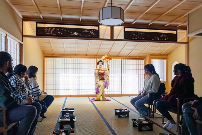 Kyoto: Meet the Geisha Maiko with Gion Walking Tour - Kyoto Gion is the right stage for a maiko encounter