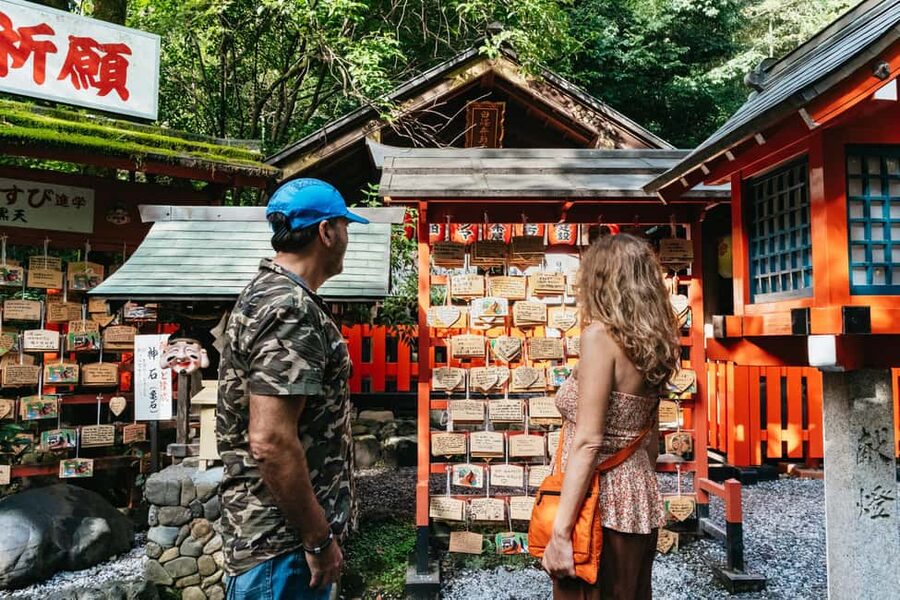 Kyoto: Nijo Castle, Kiyomizu & Fushimi Inari Guided Tour - How the pickup in Kyoto sets up the whole day