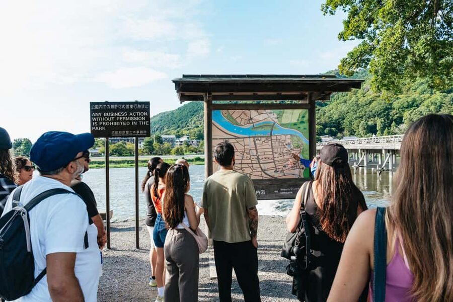 Kyoto: Nijo Castle, Kiyomizu & Fushimi Inari Guided Tour - Fushimi Inari Taisha, torii gates, and how to pace 90 minutes