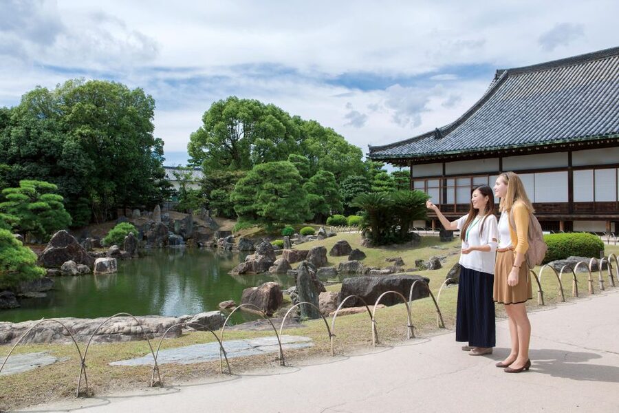 Kyoto: Nijo-jo Castle and Ninomaru Palace Guided Tour - Higashi Ote-mon and Kara-mon, gates that signal rank