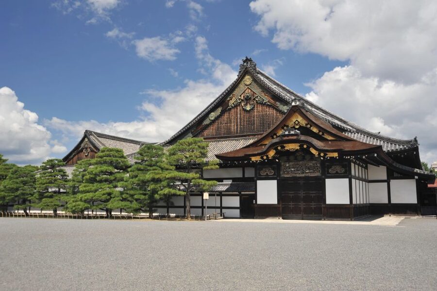 Kyoto: Nijo-jo Castle and Ninomaru Palace Guided Tour - Season and closures, when Ninomaru-goten isn’t operating