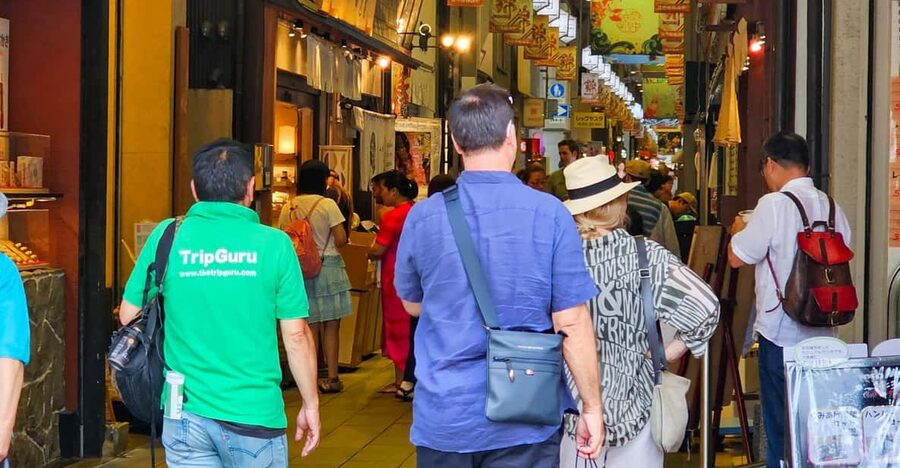 Kyoto: Nishiki Market and Depachika Food Tour with a Local - Nishiki Market: shopping lanes, specialty stalls, and what to focus on