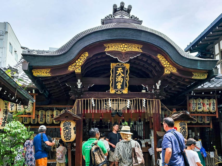 Kyoto: Nishiki Market and Depachika Food Tour with a Local - Nishiki-Tenmangu Shrine: a calm pause inside a food day