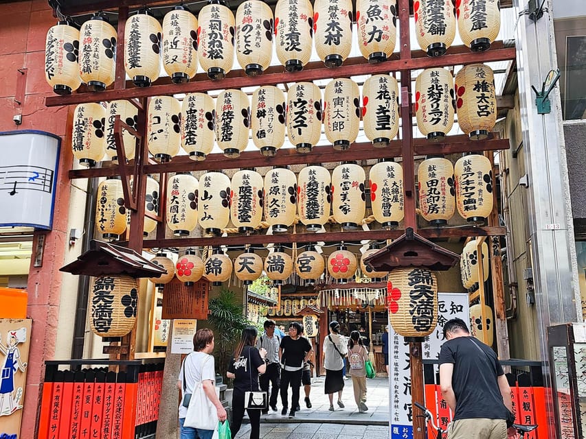 Kyoto: Nishiki Market and Depachika Food Tour with a Local - How the guide changes the experience (for better or worse)