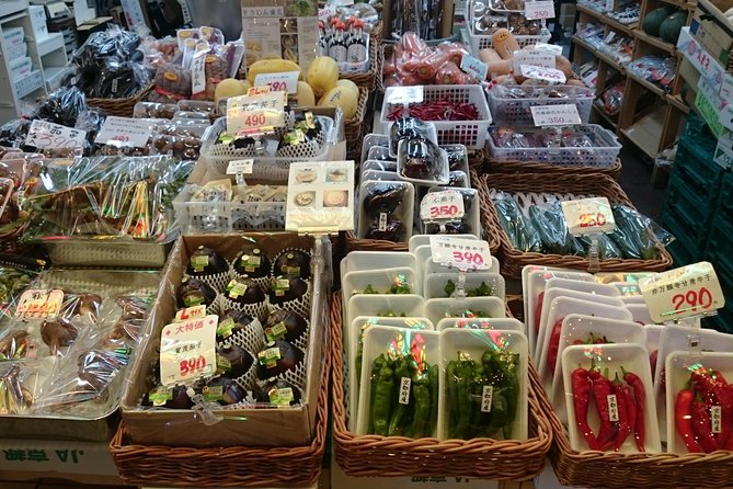 Kyoto Nishiki Market Food and Culture Walking Tour - Pacing and group size, the small-group advantage