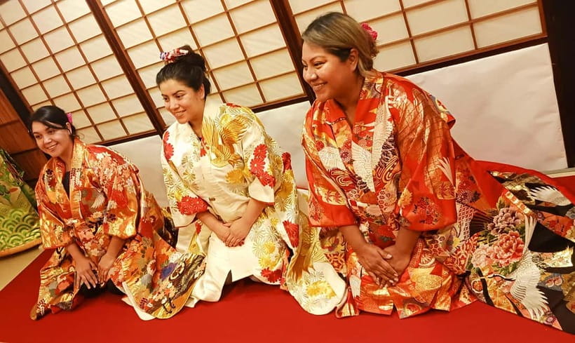 Kyoto: Nishiki Market Tea Ceremony with Koto Performance - Kimono photos and optional koto add-ons, what costs extra