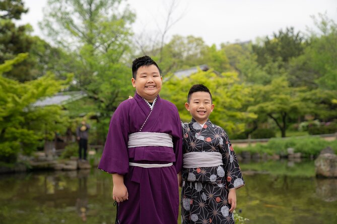 Kyoto Portrait Tour with Kimono - Stop 3: Chion-in’s Sanmon Gate and that wow-factor wooden architecture
