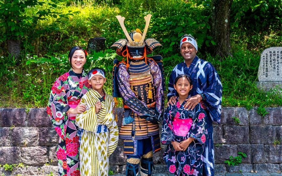 Kyoto: Private Gion District Photoshoot Experience - Photo delivery and file expectations: originals plus edited selects