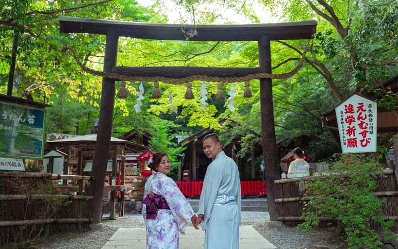 Kyoto: Private Photoshoot Experience in Arashiyama Bamboo - Posing help that feels natural, not robotic