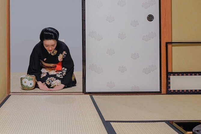 Kyoto: Quiet and Graceful Tea Ceremony - The tea master’s flow: etiquette, matcha steps, and a calm pace