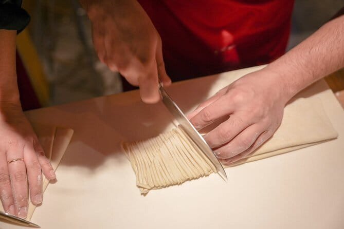 Kyoto Ramen and Gyoza Cooking Class with Professional Chefs - What You Eat: Portion Size, Drinks, and the Comfort-Food Lineup