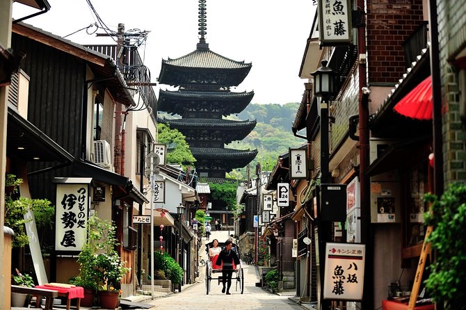 Kyoto Rickshaw Tour - Gion area shrine time, and why New Year timing pops up