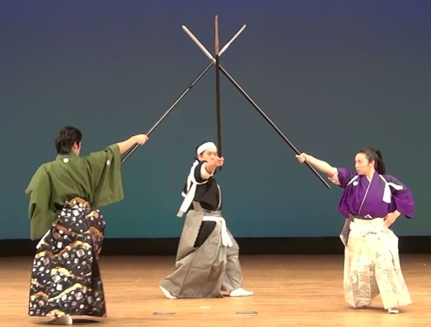 Kyoto: Samurai Kenbu Traditional Sword Dancing Show - Photos and the end-of-show photo moment