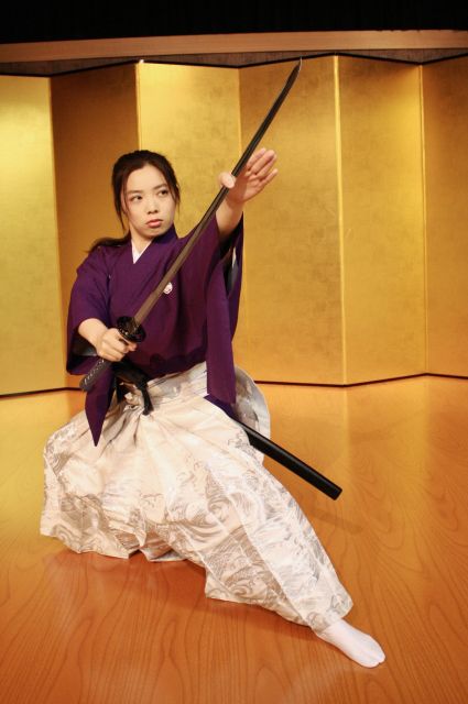 Kyoto: Samurai Kenbu Traditional Sword Dancing Show - Who this experience suits best
