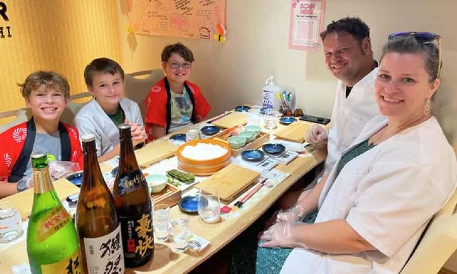 Kyoto: Sushi Making Experience in Kawaramachi - Course Choice 2: Temari Sushi With a Gunkan-Maki Bonus