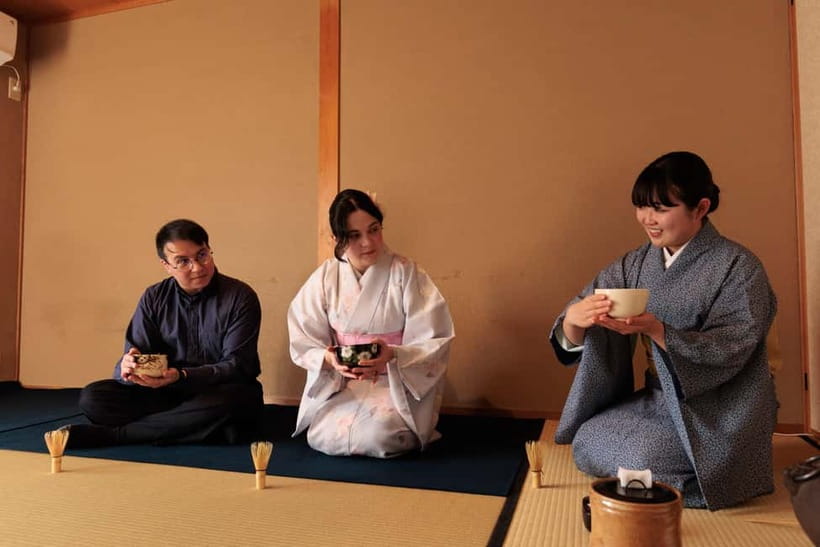 Kyoto: Tea Ceremony Experience - Chairs, sitting on the floor, and how to stay comfortable