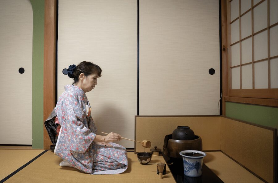 Kyoto: Tea Ceremony Experience in a Small Tea Room - Kyoto tea ceremony in a small room: what the hour feels like