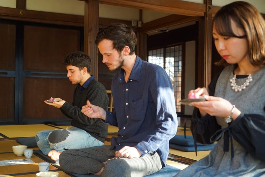 Kyoto: Zen Meditation and Garden Tour at a Temple with Lunch - The guide matters, and you will notice the difference