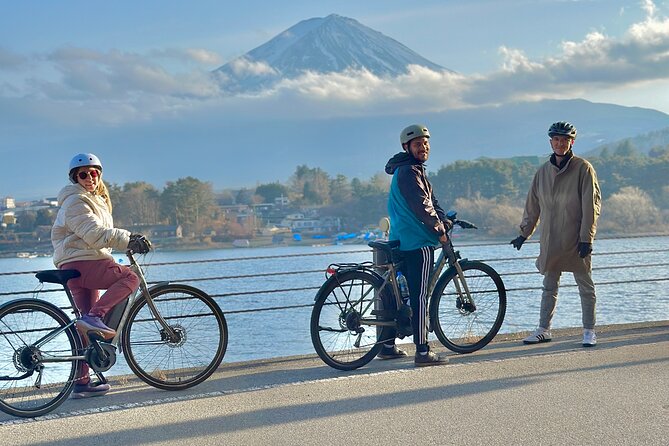 Lake Kawaguchi Explorer: E-Bike Guided Tour - Stop 2: Ubuyagasaki for the upside-down Mt. Fuji moment