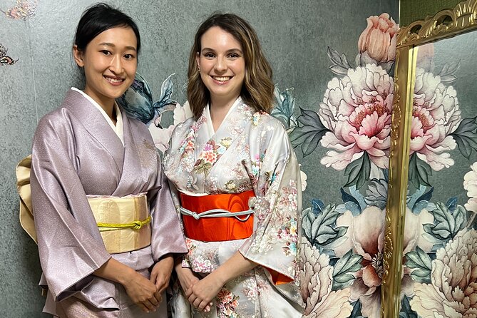 Let's make kimono !（Kimono is a gift for you - Omotenashi Selection Gold Award: Service That Feels Thoughtful