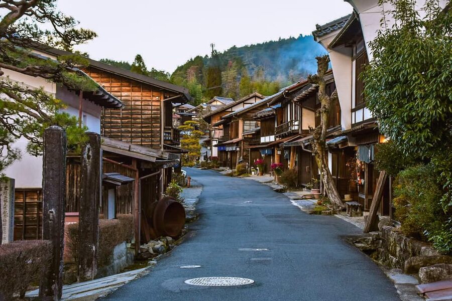 Magome-juku, Tsumago-juku & Ena-kyo 1d Bus Tour from Nagoya - Tsumago-juku: The Edo Atmosphere Feels More Charmed and Still Unrushed