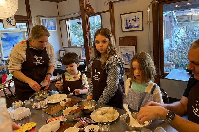 Make Rice Balls and Enjoy a Japanese Home-Style Lunch in Yanaka - Bento construction with Yanaka okazu from neighborhood shops