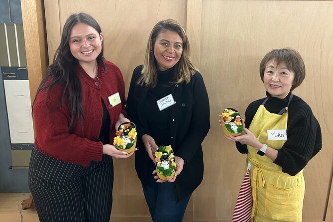 Making a bento box with cute character look in Japan - What you make in the 2.5 hours: rice, veggies, and a character look