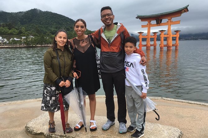 Miyajima Half-day Private Tour with Government Licensed Guide - Omotesando shopping street: where to snack and browse without losing time