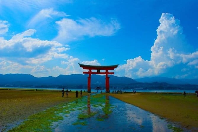 Miyajima Highlights: Itsukushima Shrine & Island Nature - Omotesando Shopping Street: Snacks and Small Souvenirs with Time to Breathe