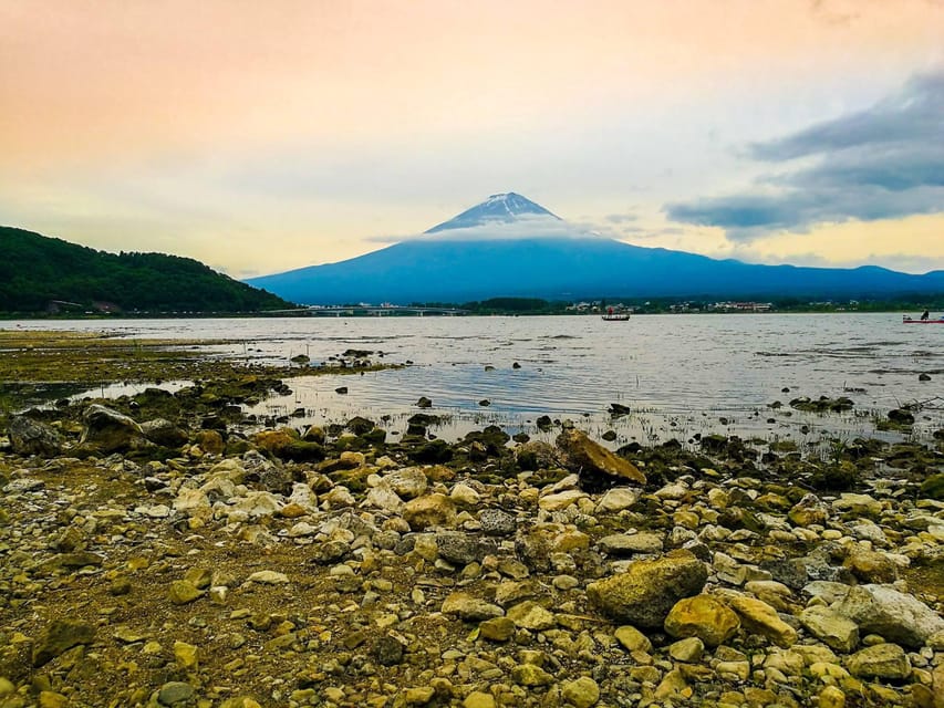 Mount Fuji Full-Day Private Sightseeing Tour with Guide - Oshino Hakkai: the calm, watery side of Fuji