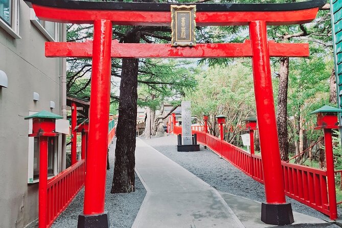 Mount fuji Private Tour - Stop 3: Oshino Hakkai for photos, a walk, and snack-and-shop time