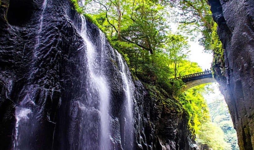 Mt. Aso & Takachiho Gorge Tour with Optional Boat Ride - Guides and pacing: how the best days feel in practice