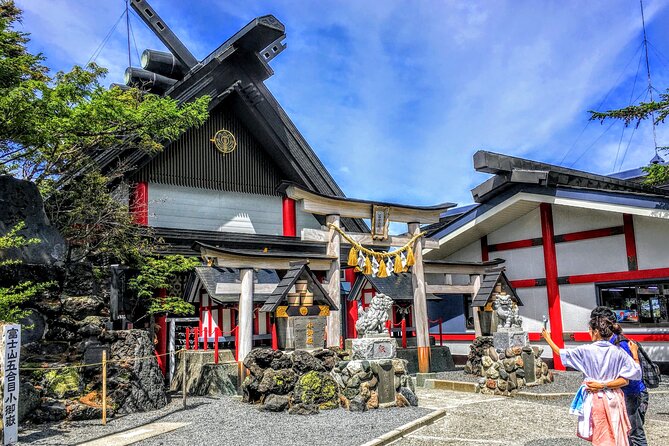 Mt Fuji and Hakone 1-Day Bus Tour Return by Bullet Train - The Ropeway at Hakone: Volcanic Views and a Queue-Friendly Plan