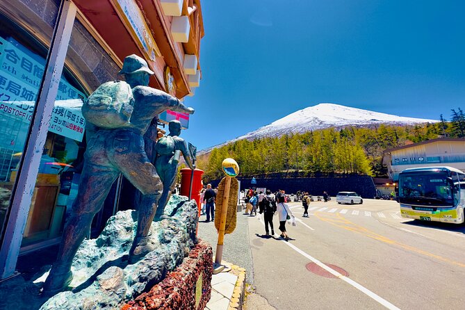 Mt. Fuji, Cherry Blossom & Shiba Sakura Pvt. Day Tour - Stop 4: Kitaguchi Hongu Fuji Sengen Jinja and the ancient gate moment
