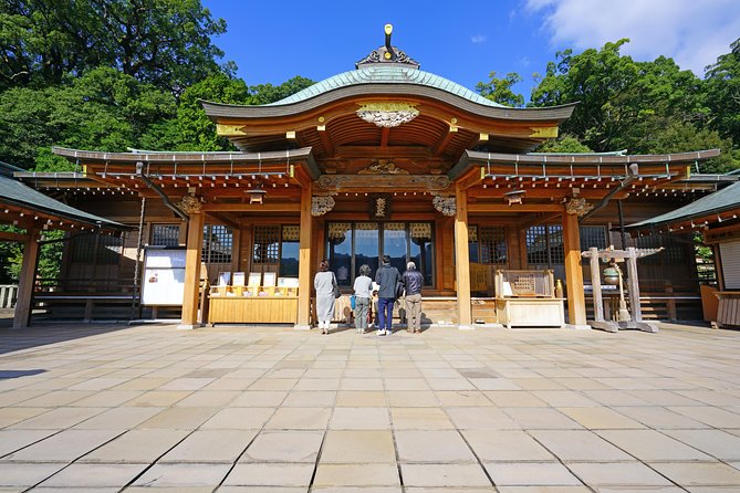 Nagasaki Private Tour with a Local – Highlights & Hidden Gems - Teramachi Cemetery (Temple Town): Moss, Gravestones, and Quiet Power
