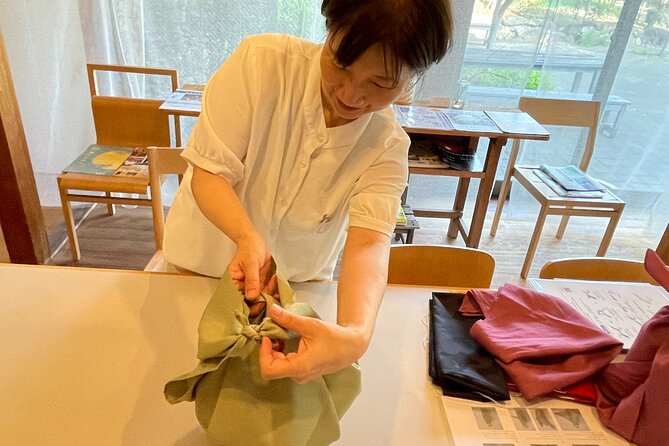 Nara Highlight Walking Tour with Furoshiki Experience with Lunch - Getting oriented in Nara: the start and the end