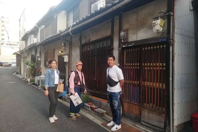Nostalgic Osaka walk, totally different from Dotonbori - Stop-by-stop: tatami craft, Karahori streets, and alley cafés