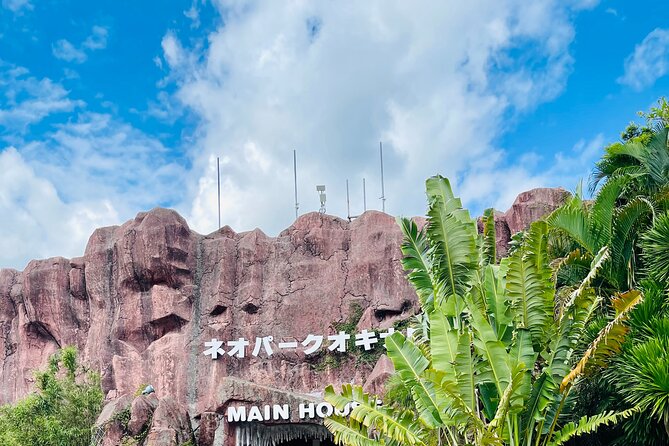 Okinawa HIP-HOP BUS B - 1 Course Tour (Okinawa Churaumi Aquarium) - American Village in Mihama: shopping, dining, and that Ferris wheel landmark