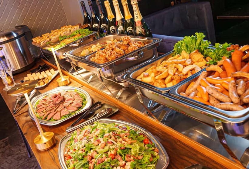 Okinawa:Sky BAR TOPTREE Nightclub Entry Ticket+Drink & VIP - The food hall part: using your 4 food tickets wisely