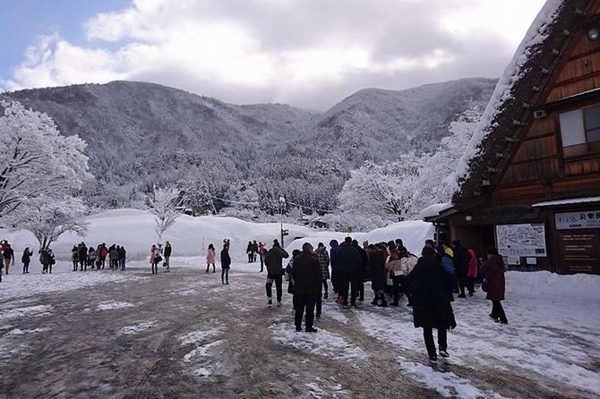 [One-day bus tour departing from Kanazawa Station] Shirakawa-go/Takayama tour platinum route bus tour - What you pay for, what’s included, and the “gotchas”