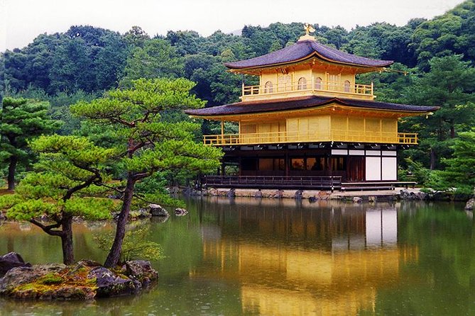 One-Day Tour of Kyoto's Highlights from Osaka/Kyoto - Riding in comfort: the air-conditioned bus with free Wi-Fi