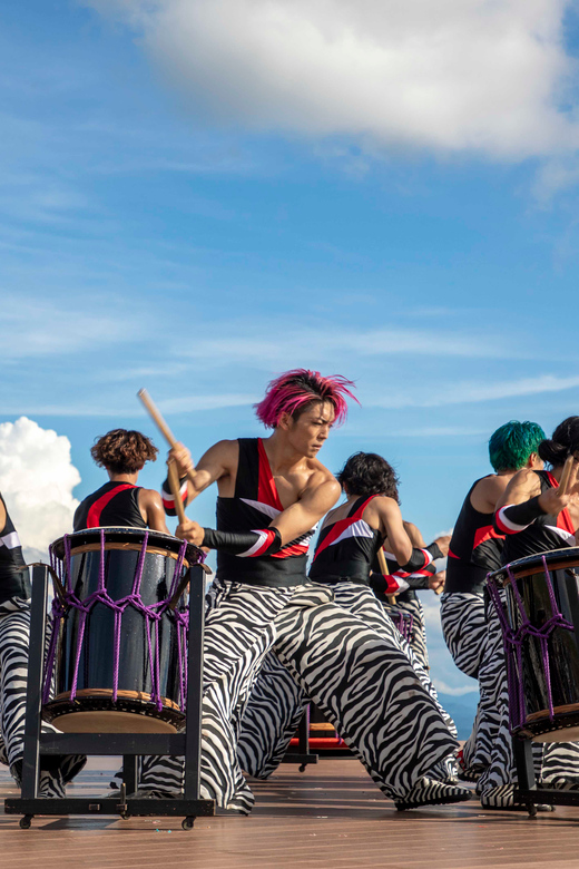 Open-air theater "Tao- no-Oka" Drum TAO Live performance - The place to spend time, Tao House and the costume exhibition