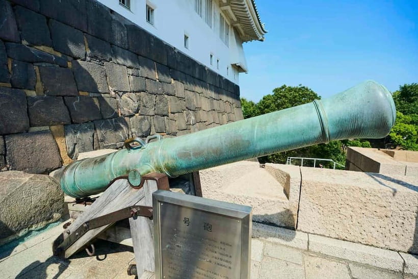 Osaka: Castle History Walking Tour / Castle Tower Admission - Osaka Castle’s battle plan: why a guided read matters