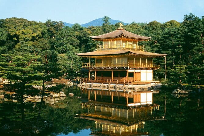 Osaka Castle & Samurai History Walking Tour - Stop 5: Hokoku Shrine, a calm finish tied to Toyotomi Hideyoshi