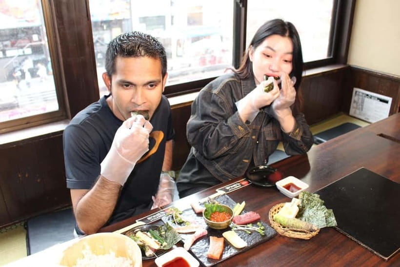 Osaka Dotonbori: Hand Roll Sushi Experience - Tatami room views and the small details that set the tone
