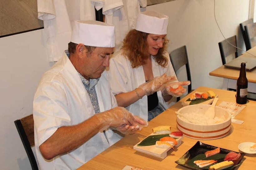 Osaka Dotonbori: Sushi Making Experience - Sake with your sushi: the included pairing moment